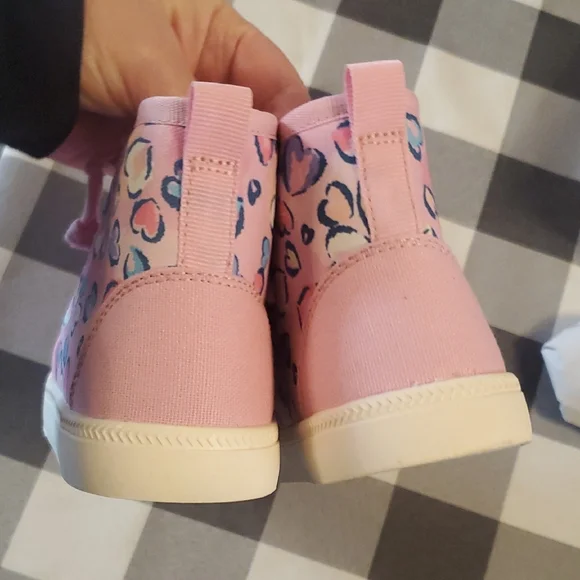 Pink Heart Pattern Kids Sneakers - Picture 4 of 6